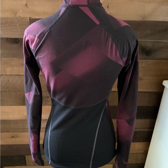Athleta Women's Black and Purple Long Sleeve Top - Picture 2 of 3